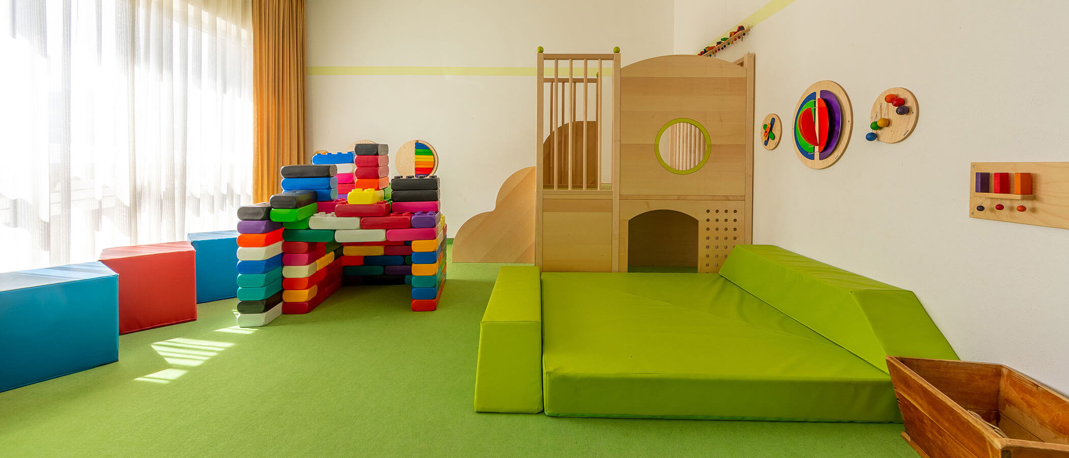 Playroom with Lego bricks & mats - Hotel Amaten